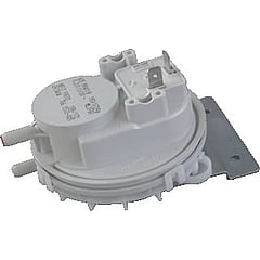 Nefit/Bosch Turbo drukverschilschakelaar met beugel Bosch 73404